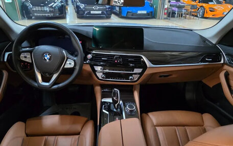 BMW 5 серия, 2021 год, 2 990 000 рублей, 8 фотография