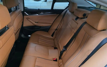 BMW 5 серия, 2021 год, 2 990 000 рублей, 13 фотография