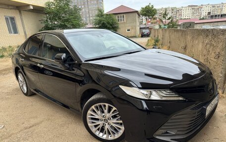 Toyota Camry, 2019 год, 2 400 000 рублей, 5 фотография