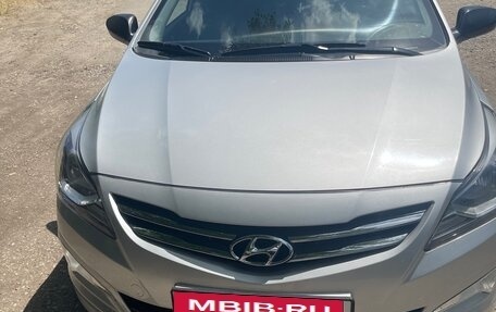 Hyundai Solaris II рестайлинг, 2014 год, 970 000 рублей, 2 фотография