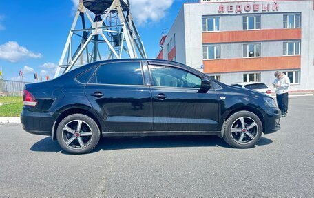 Volkswagen Polo VI (EU Market), 2010 год, 580 000 рублей, 2 фотография