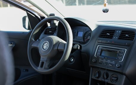 Volkswagen Polo VI (EU Market), 2012 год, 800 000 рублей, 10 фотография