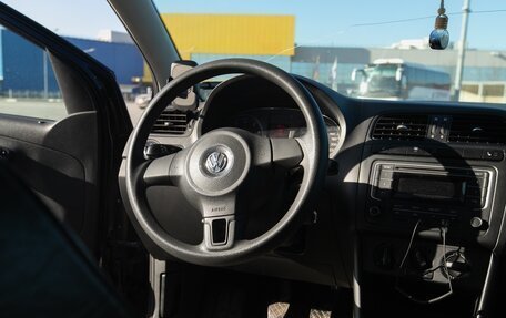 Volkswagen Polo VI (EU Market), 2012 год, 800 000 рублей, 32 фотография