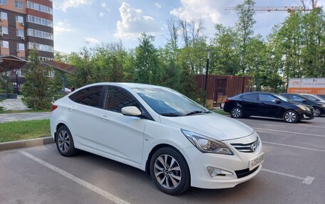 Hyundai Solaris II рестайлинг, 2015 год, 1 180 000 рублей, 5 фотография