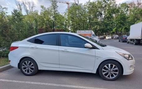 Hyundai Solaris II рестайлинг, 2015 год, 1 180 000 рублей, 18 фотография