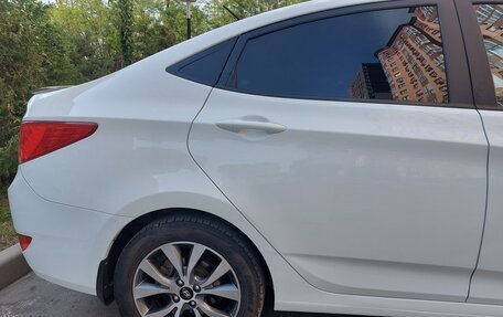 Hyundai Solaris II рестайлинг, 2015 год, 1 180 000 рублей, 19 фотография