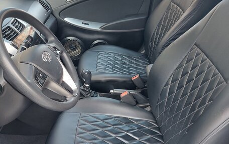 Hyundai Solaris II рестайлинг, 2015 год, 1 180 000 рублей, 26 фотография