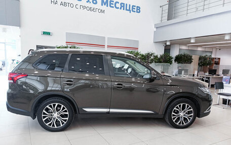 Mitsubishi Outlander III рестайлинг 3, 2018 год, 1 846 000 рублей, 8 фотография