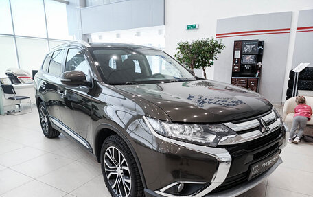 Mitsubishi Outlander III рестайлинг 3, 2018 год, 1 846 000 рублей, 6 фотография