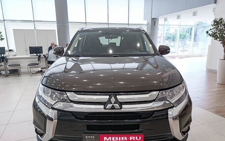 Mitsubishi Outlander III рестайлинг 3, 2018 год, 1 846 000 рублей, 4 фотография