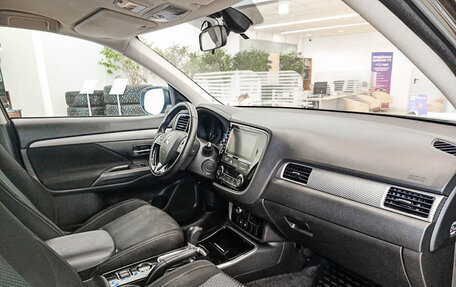 Mitsubishi Outlander III рестайлинг 3, 2018 год, 1 846 000 рублей, 15 фотография