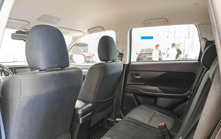 Mitsubishi Outlander III рестайлинг 3, 2018 год, 1 846 000 рублей, 16 фотография