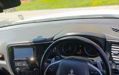 Mitsubishi Outlander III рестайлинг 3, 2014 год, 1 600 000 рублей, 6 фотография