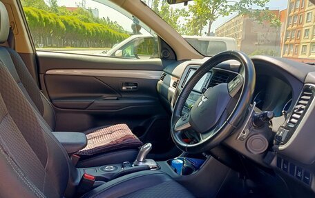 Mitsubishi Outlander III рестайлинг 3, 2014 год, 1 600 000 рублей, 7 фотография
