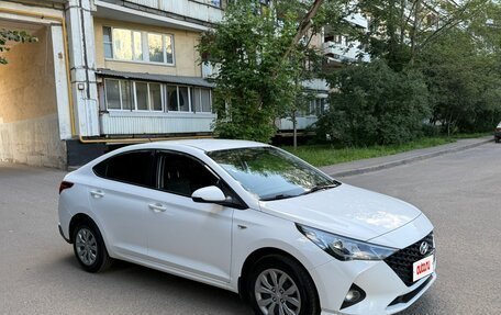 Hyundai Solaris II рестайлинг, 2021 год, 1 590 000 рублей, 3 фотография