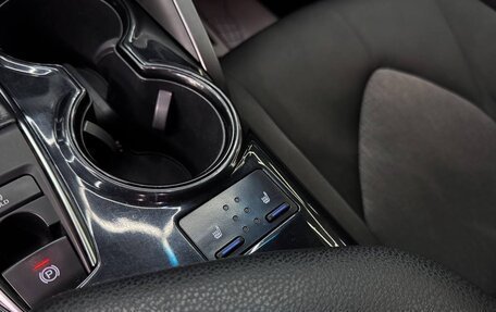 Toyota Camry, 2018 год, 2 300 000 рублей, 5 фотография