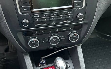 Volkswagen Jetta VI, 2014 год, 990 000 рублей, 6 фотография