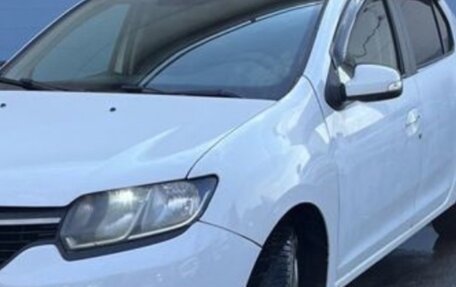 Renault Logan II, 2015 год, 450 000 рублей, 3 фотография