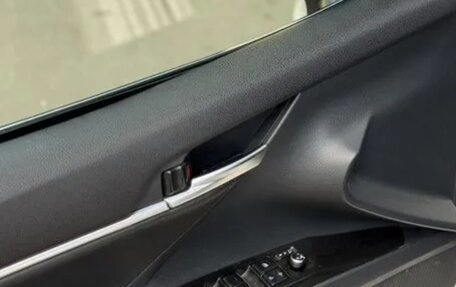 Toyota Camry, 2021 год, 2 100 000 рублей, 4 фотография