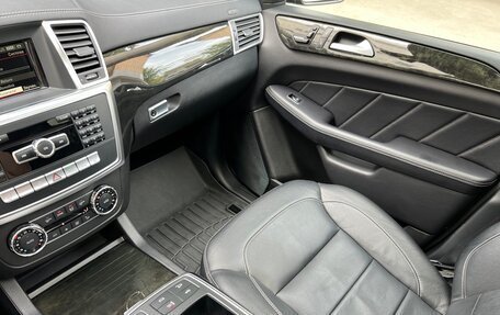 Mercedes-Benz GL-Класс, 2015 год, 3 100 000 рублей, 30 фотография