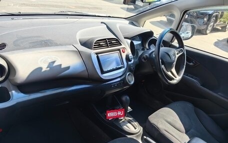 Honda Fit III, 2010 год, 870 000 рублей, 2 фотография