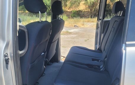 Honda Freed I, 2010 год, 800 000 рублей, 12 фотография
