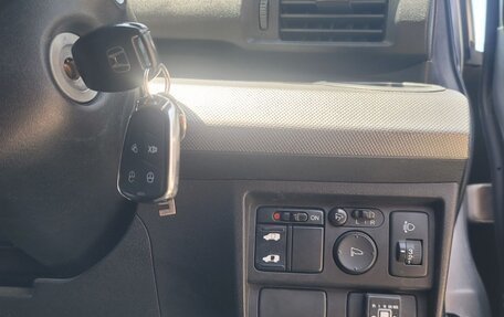 Honda Freed I, 2010 год, 800 000 рублей, 17 фотография