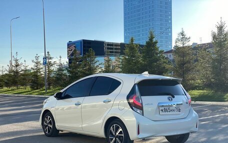 Toyota Aqua I, 2018 год, 1 375 000 рублей, 8 фотография