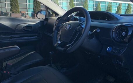 Toyota Aqua I, 2018 год, 1 375 000 рублей, 2 фотография