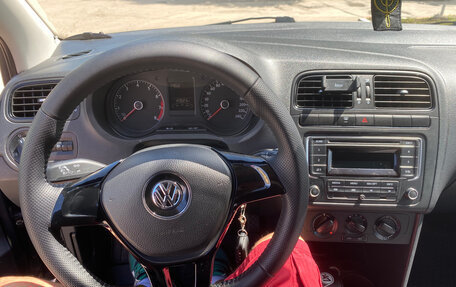 Volkswagen Polo VI (EU Market), 2015 год, 945 000 рублей, 11 фотография