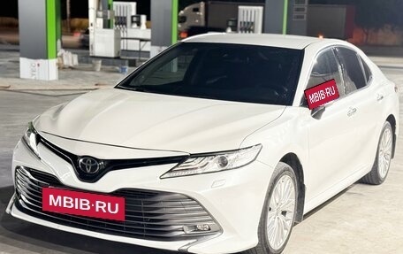 Toyota Camry, 2018 год, 2 450 000 рублей, 4 фотография