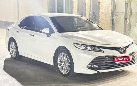 Toyota Camry, 2018 год, 2 450 000 рублей, 10 фотография
