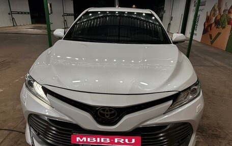 Toyota Camry, 2018 год, 2 450 000 рублей, 16 фотография