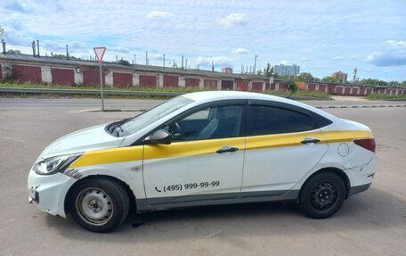 Hyundai Solaris II рестайлинг, 2013 год, 450 000 рублей, 6 фотография