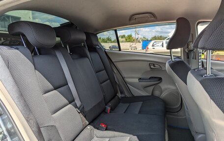 Honda Insight II рестайлинг, 2009 год, 750 000 рублей, 19 фотография