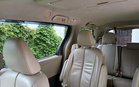 Toyota Sienna III, 2010 год, 2 250 000 рублей, 12 фотография