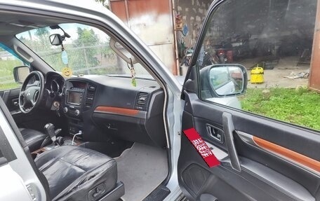 Mitsubishi Pajero IV, 2008 год, 1 990 000 рублей, 8 фотография