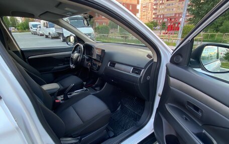 Mitsubishi Outlander III рестайлинг 3, 2012 год, 1 600 000 рублей, 11 фотография