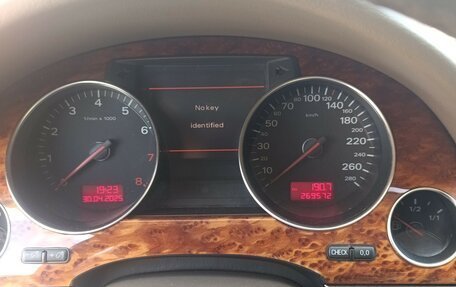 Audi A8, 2006 год, 1 350 000 рублей, 8 фотография