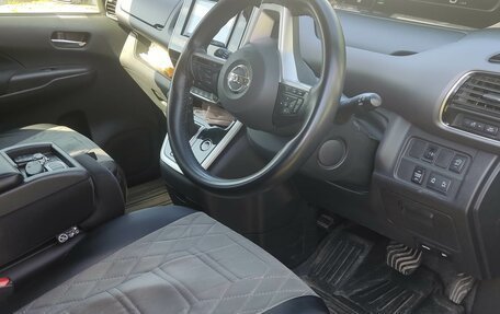 Nissan Serena IV, 2018 год, 2 300 000 рублей, 5 фотография