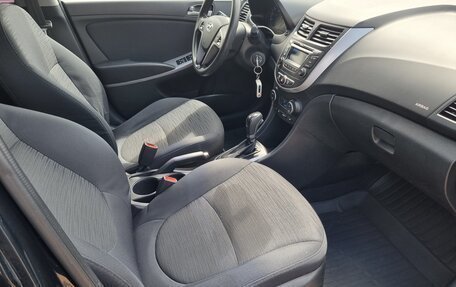 Hyundai Solaris II рестайлинг, 2015 год, 990 000 рублей, 9 фотография