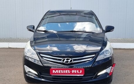 Hyundai Solaris II рестайлинг, 2015 год, 990 000 рублей, 2 фотография