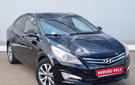 Hyundai Solaris II рестайлинг, 2015 год, 990 000 рублей, 3 фотография