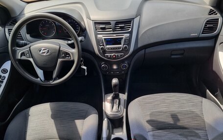 Hyundai Solaris II рестайлинг, 2015 год, 990 000 рублей, 11 фотография
