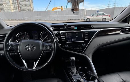 Toyota Camry, 2019 год, 2 630 000 рублей, 10 фотография