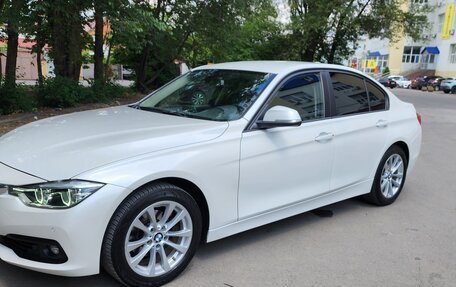BMW 3 серия, 2018 год, 2 300 000 рублей, 15 фотография