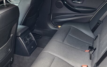 BMW 3 серия, 2018 год, 2 300 000 рублей, 24 фотография