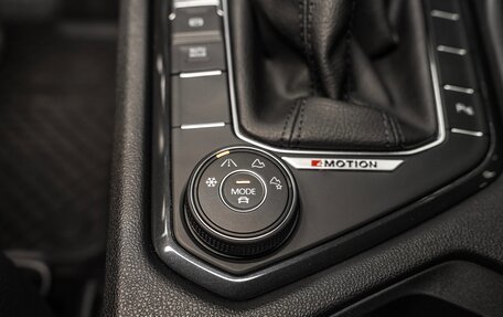 Volkswagen Tiguan II, 2021 год, 3 350 000 рублей, 12 фотография