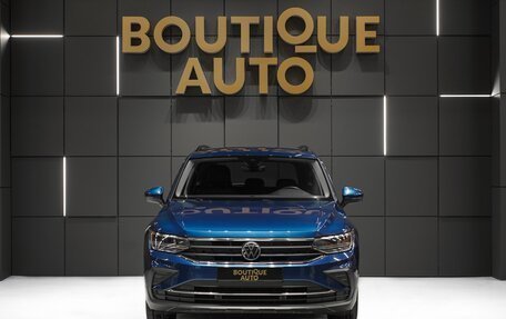 Volkswagen Tiguan II, 2021 год, 3 350 000 рублей, 2 фотография