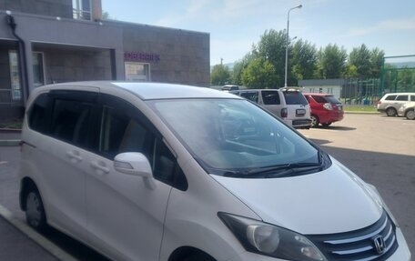 Honda Freed I, 2010 год, 800 000 рублей, 3 фотография